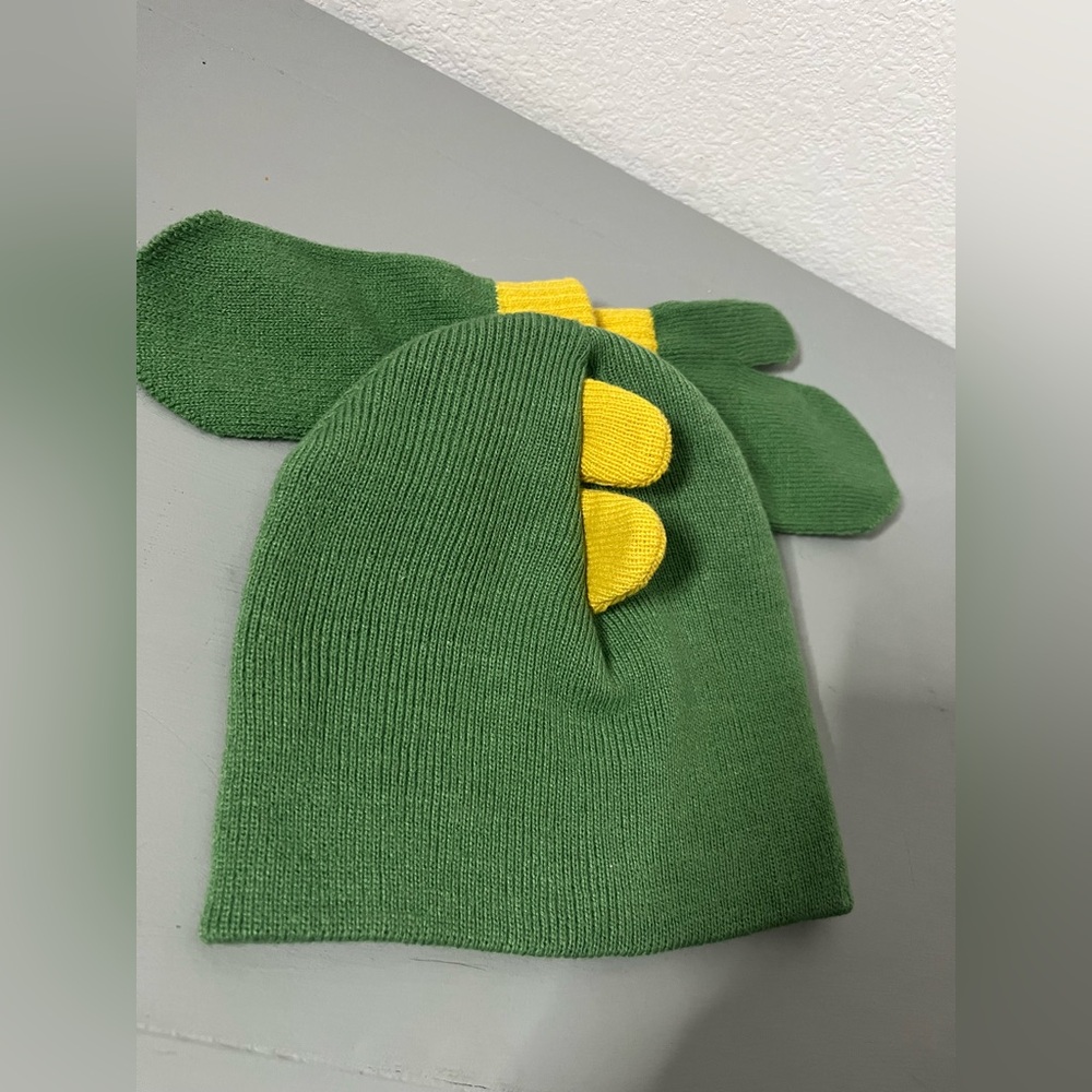 Bright Star Products NWT Kids Dinosaur Hat Mitten Set Cozy Winter Beanie Kidcore